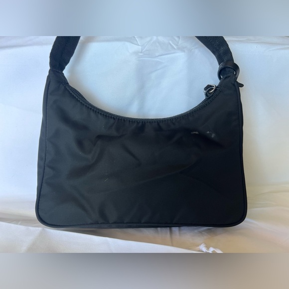 Prada Re-edition 2000 Handbag - Picture 7 of 15